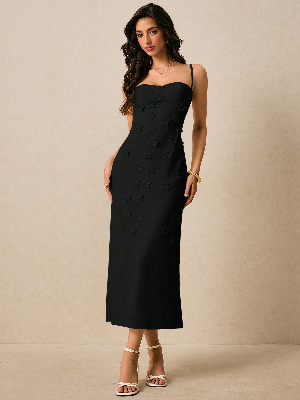 Vestido Longo Lívia Sem Mangas com Aplique, Elegante e Feminino