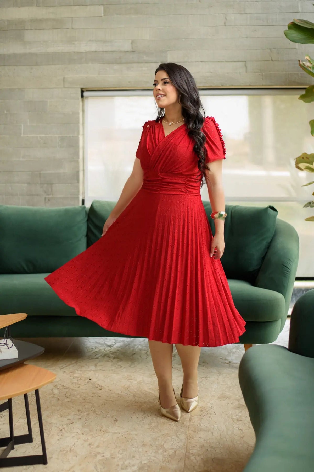 Vestido Midi Em Malha Lese Com Manga Curta Feminino Plissado - Vermelho