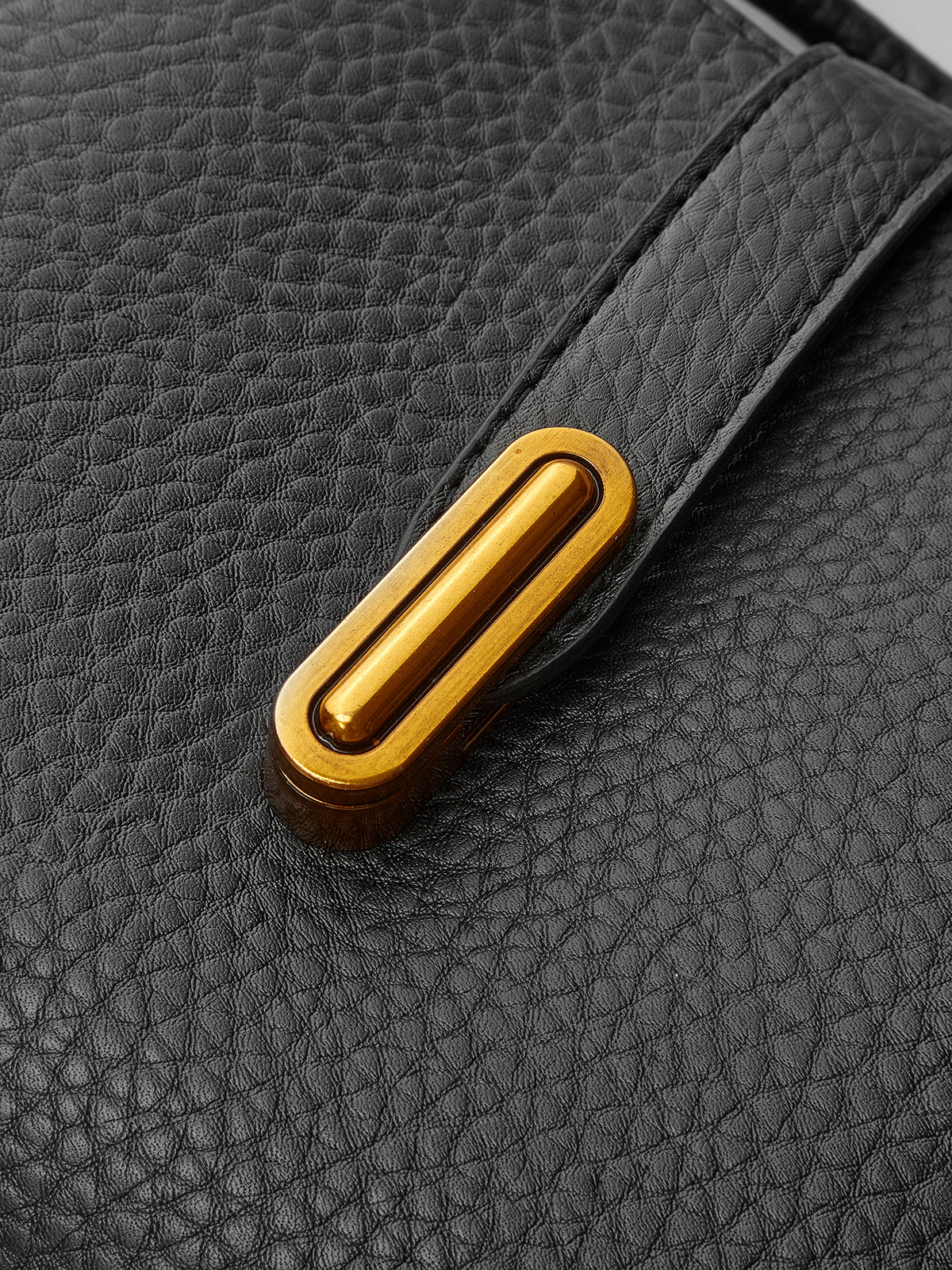 Bolsa de Couro Texturizada com Alça Superior - Divine