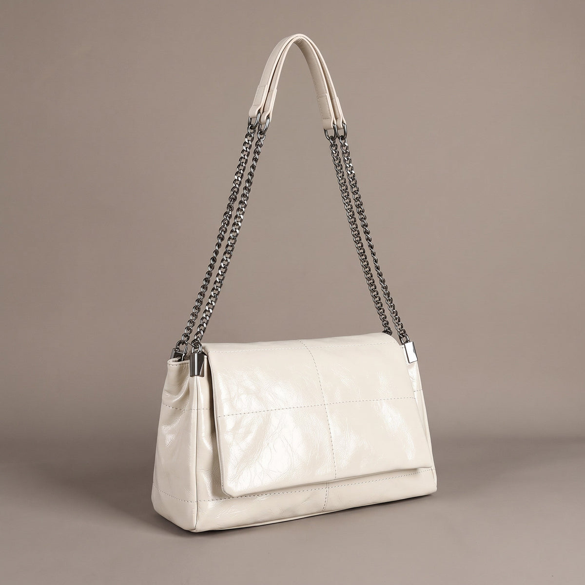 Bolsa Transversal Feminina de Couro com Corrente + Carteira de Brinde