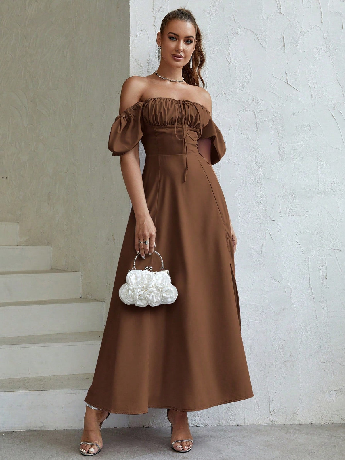 Vestido Longo Manuela Ombro a Ombro com Busto Franzido e Fenda