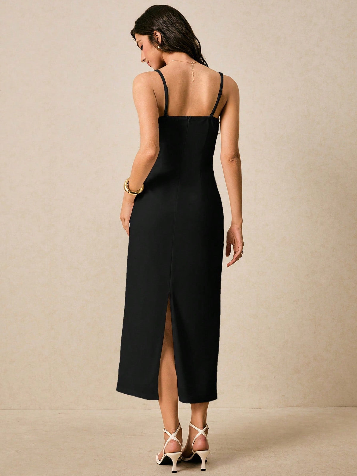 Vestido Longo Lívia Sem Mangas com Aplique, Elegante e Feminino