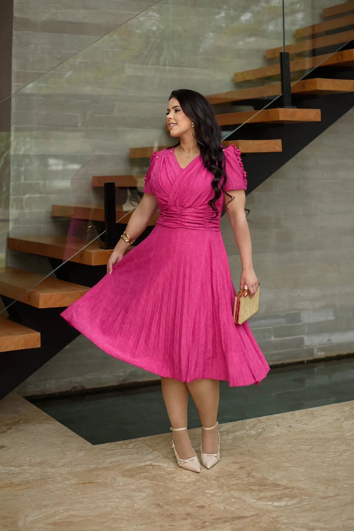 Vestido Midi Em Malha Lese Com Manga Curta Feminino Plissado - Rosa Pink