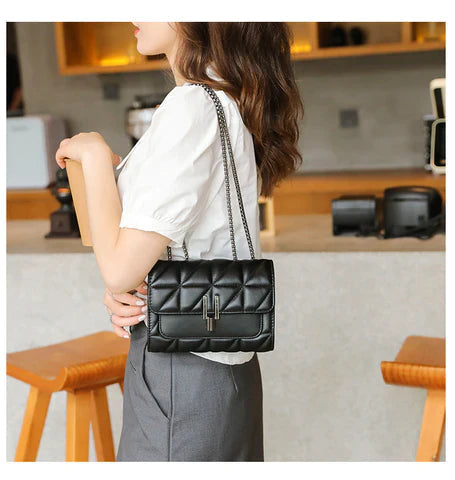 Bolsa CrossBody em acabamento Premium - Manu