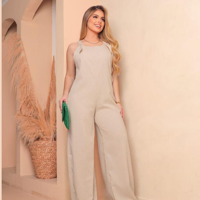Macacão Pantalona Wide Leg em Linho com Alças Ajustáveis